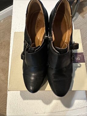 Black Women's Buckle Ankle Shoes - Unbranded
